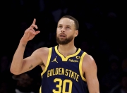 开云官方app入口-凯尔特人轻取勇士，恩比德刷新纪录的简单介绍