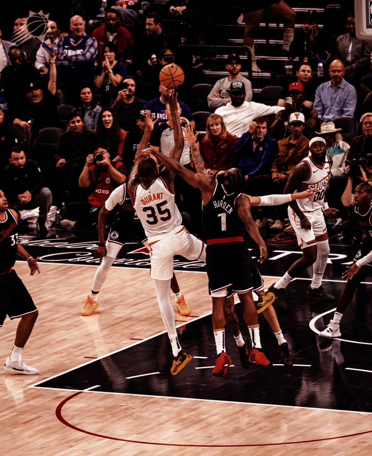 澳大利亚男篮鏖战独行侠，伦纳德惊艳世界的简单介绍