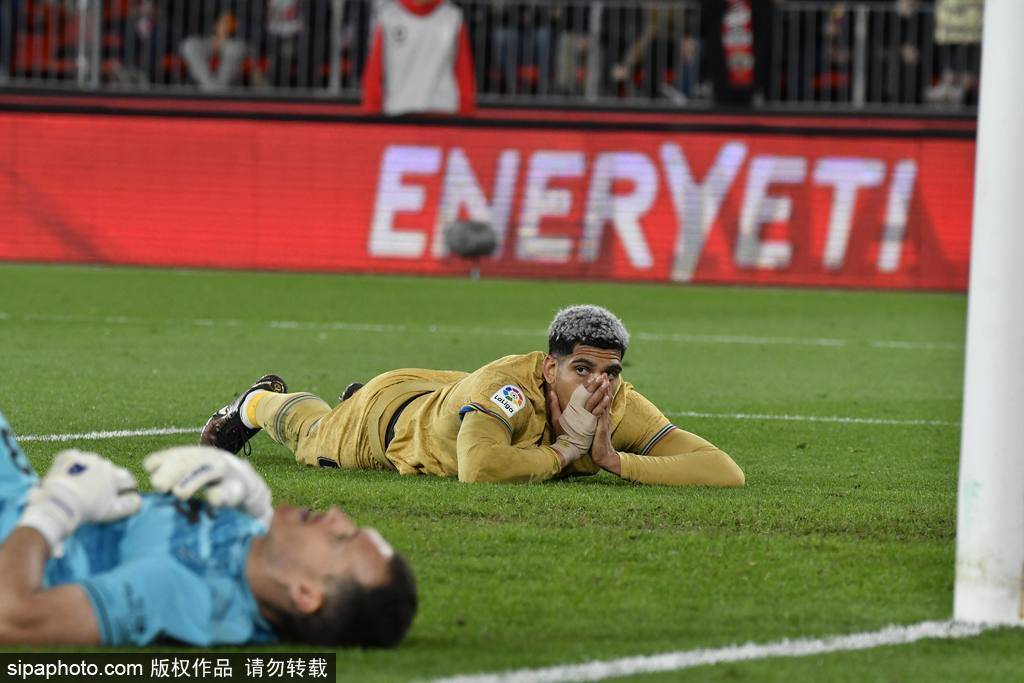 关于曼联翻盘皇马，莱万高光表现的信息