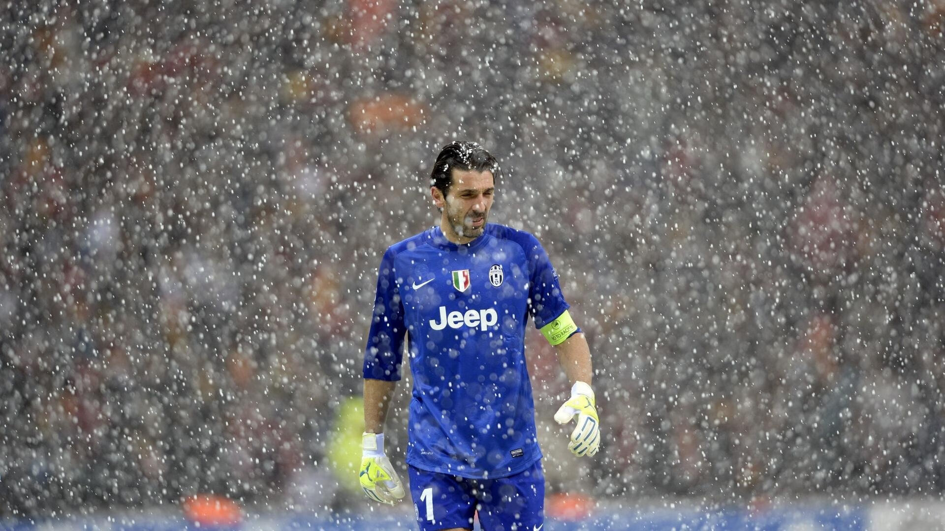 北欧寒夜难挡红黑风暴!阿什拉夫独造三球率AC米兰横扫挪威劲旅