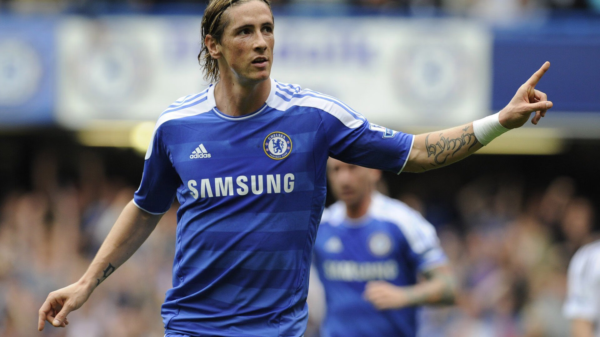 赛道上的终局绝杀,维斯塔潘惊艳四座,迈凯伦终结雷诺王朝